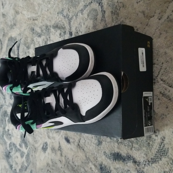 Nike Air Jordans with box - Picture 12 of 12